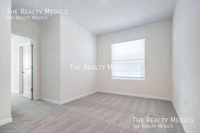 Building Photo - Beautiful, BRAND NEW 3 Bedroom, 2.5 Bathro...