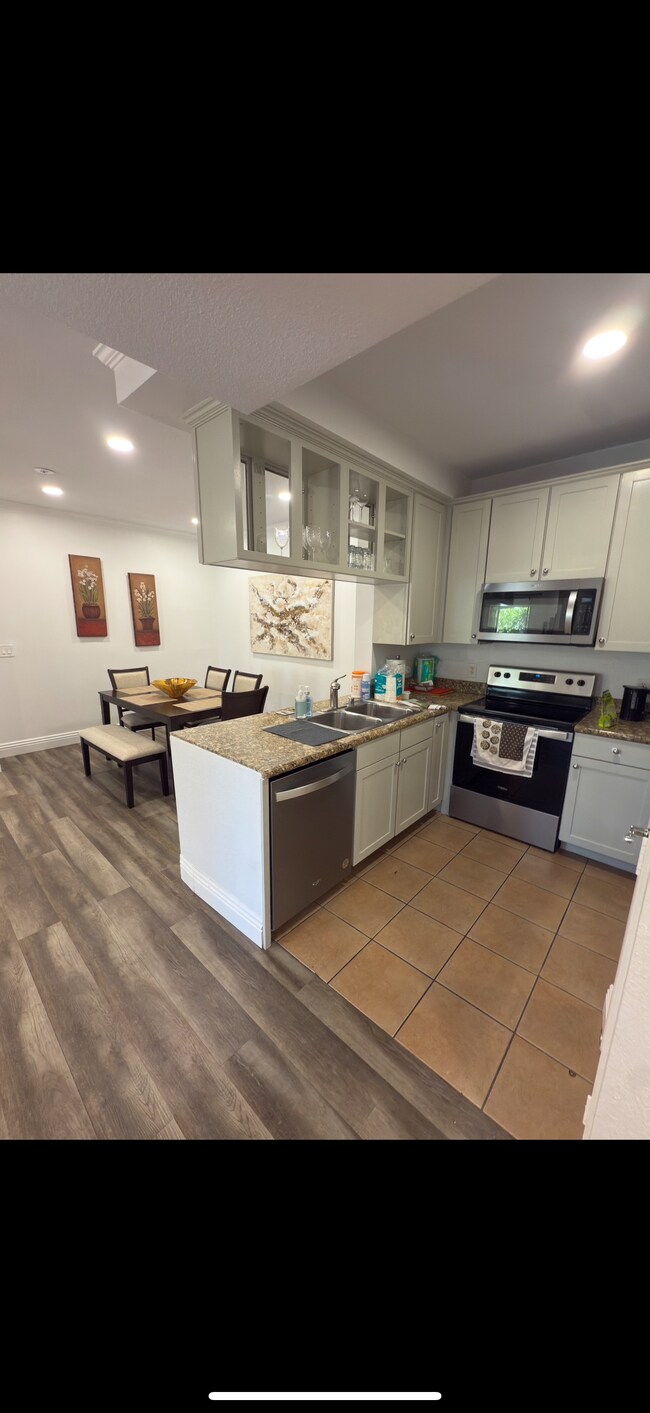 Foto del edificio - 22681 Oakgrove