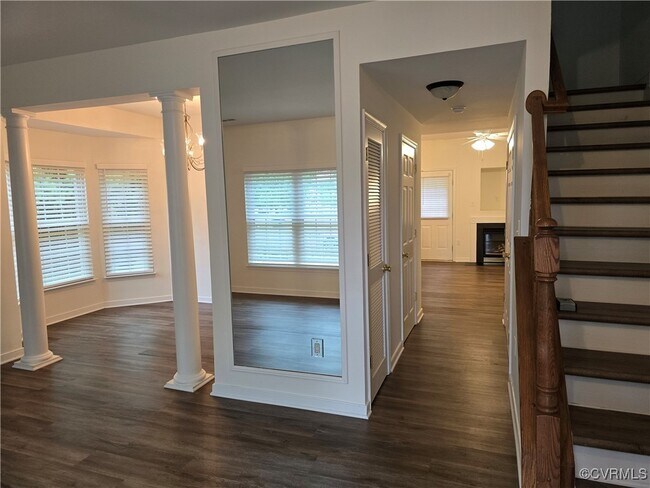 Foto del edificio - 10741 Mountain Ash Dr