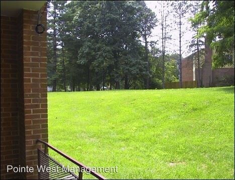 Foto del edificio - 900 Brightwood Manor Dr