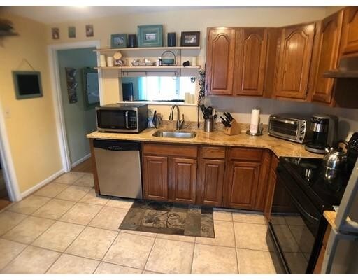 Building Photo - 160 Pine St