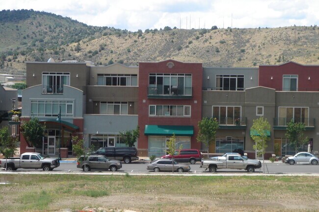 Building Photo - 555 Rivergate Ln