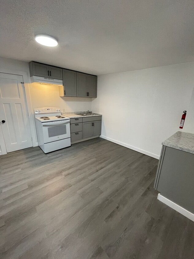 Foto principal - 477 N Adams Ave