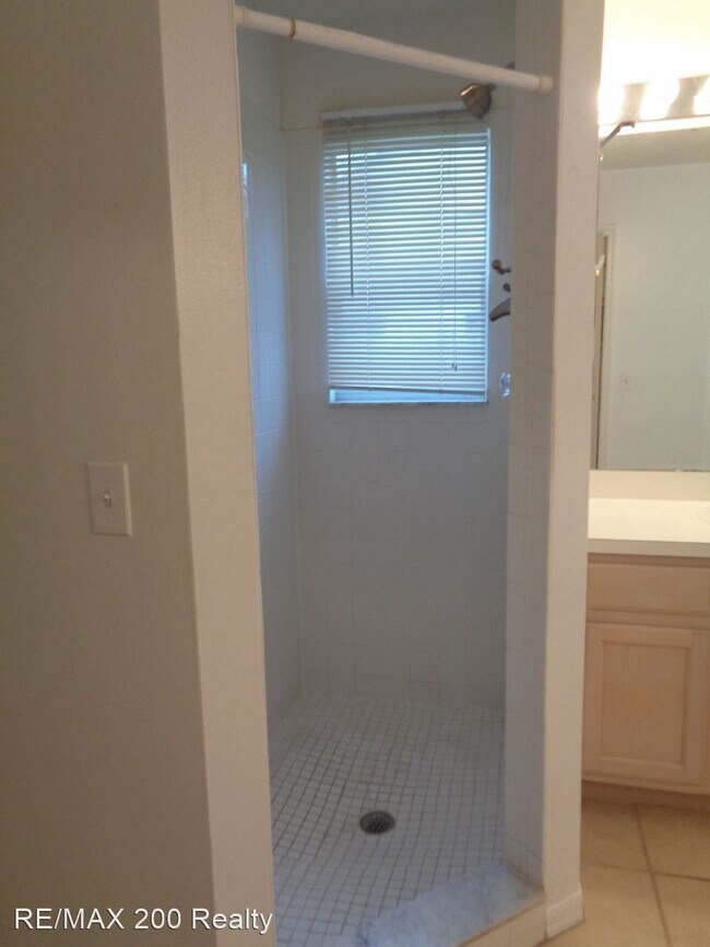Building Photo - 4 br, 2 bath House - 2950 Bluffton Cove
