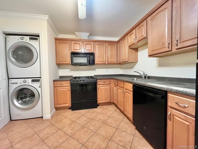 Building Photo - 153 Montgomery Ave