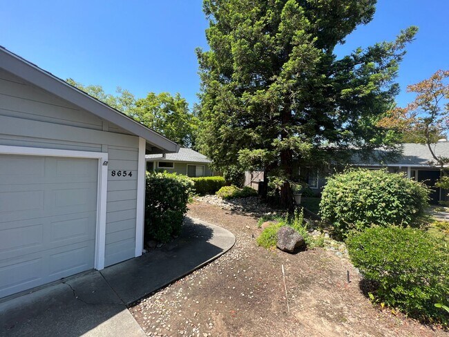 Foto del edificio - 8654 Thelen Ct