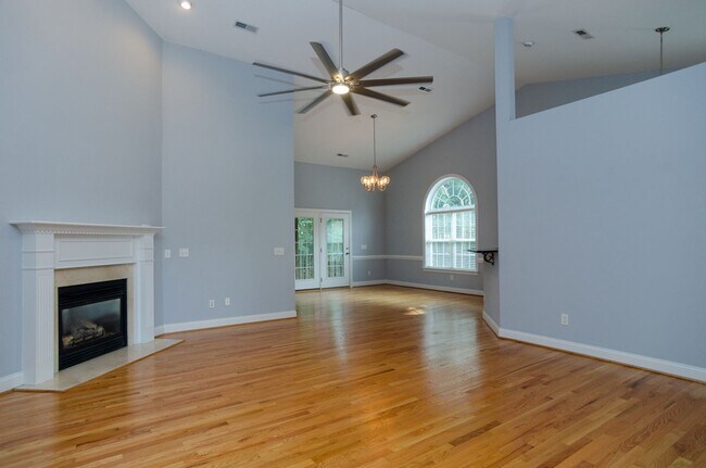 Building Photo - 206 Hanging Moss Ct