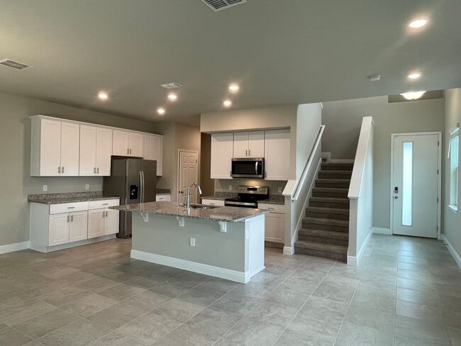 Building Photo - 3 Bedroom, 2 Bath Townhome in Enclave at H...