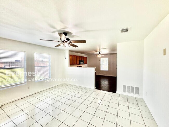 Foto del edificio - 12924 Kingsgate Dr