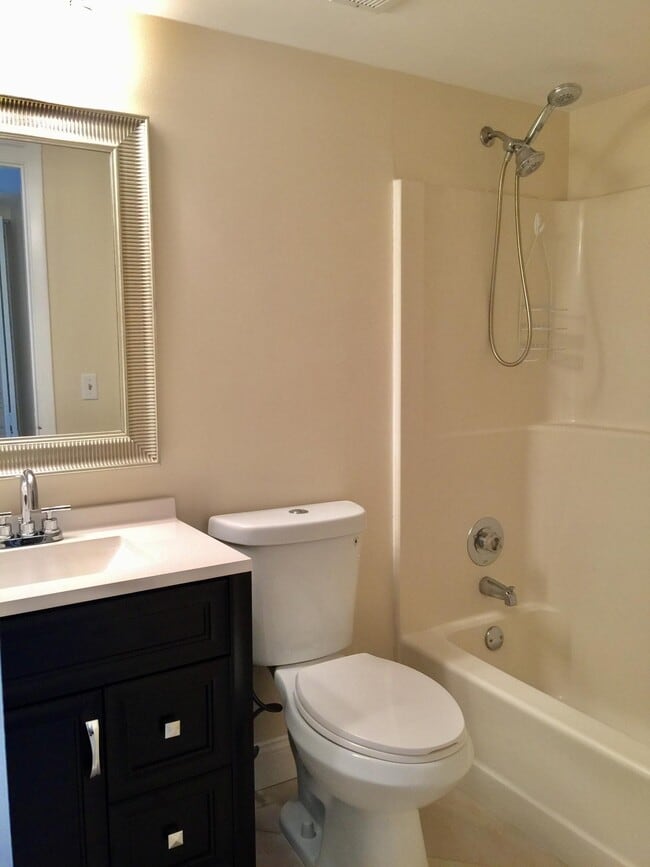 Building Photo - 6772 Palmetto Cir S