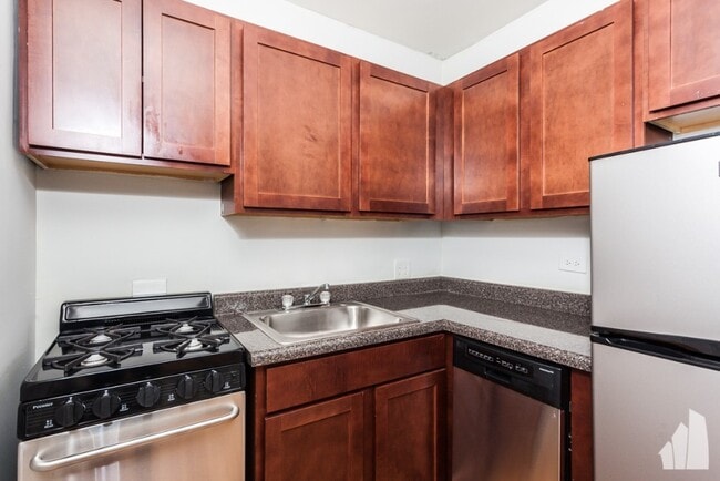 Foto del edificio - 815 W Cornelia Ave