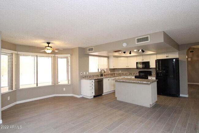Foto del edificio - 2709 E Lockwood St