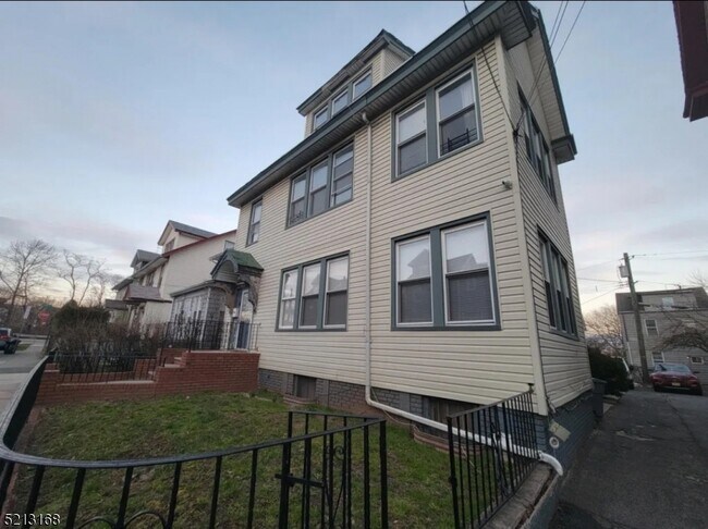 Foto del edificio - 68 Huntington Terrace