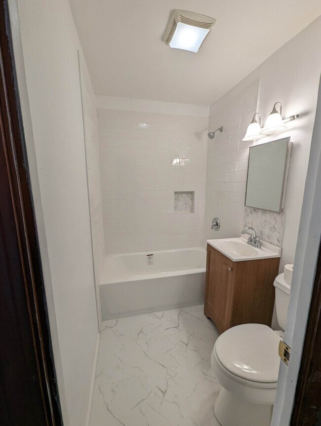 Foto del edificio - 4935 Glenn Lodge Rd