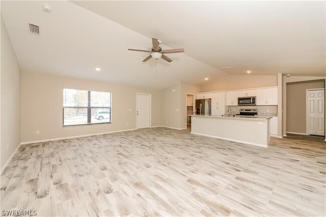 Building Photo - 8360 Bahamas Rd