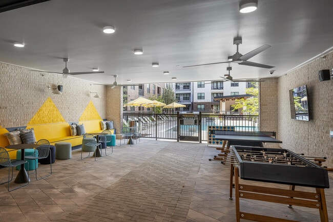northpark_amenity_patio_134 - AMLI North Park