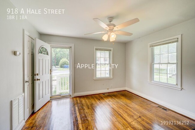 Building Photo - 918-A Hale St - Available Mid-July