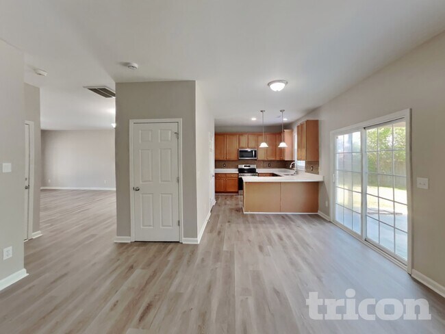 Foto del edificio - 1104 Braemar Highland Dr