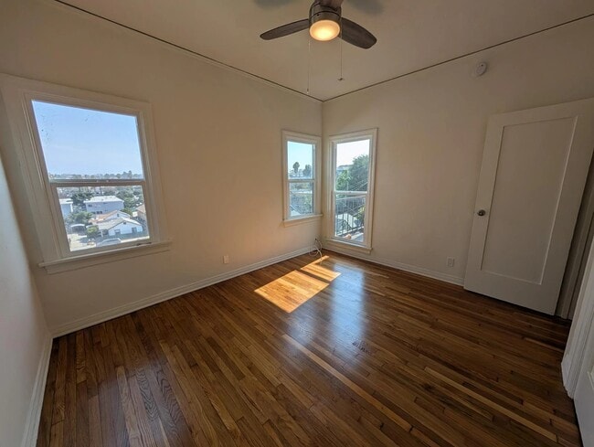 Foto del edificio - 4627 St Charles Pl