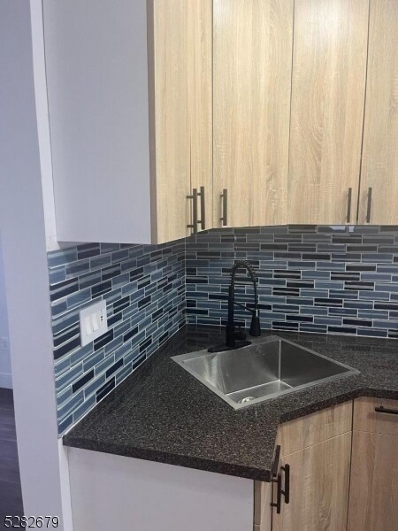 Building Photo - 11 Ellington St