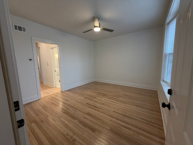 Foto del edificio - 3414 W Schubert Ave