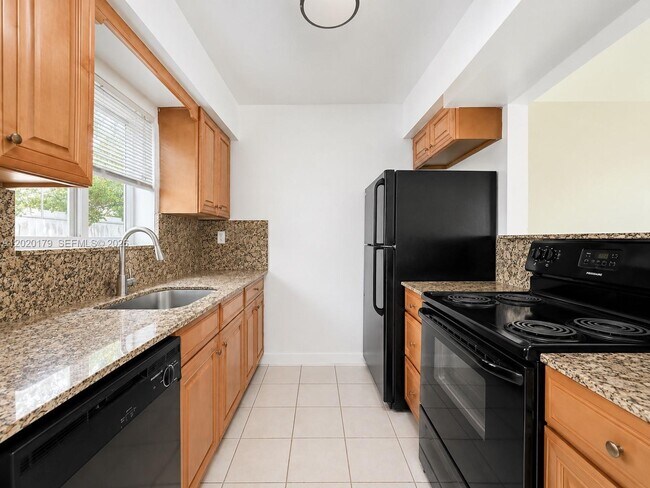 Foto del edificio - 4405 NE 21st Ave