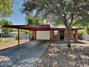 Building Photo - 807 Lakeview Ridge