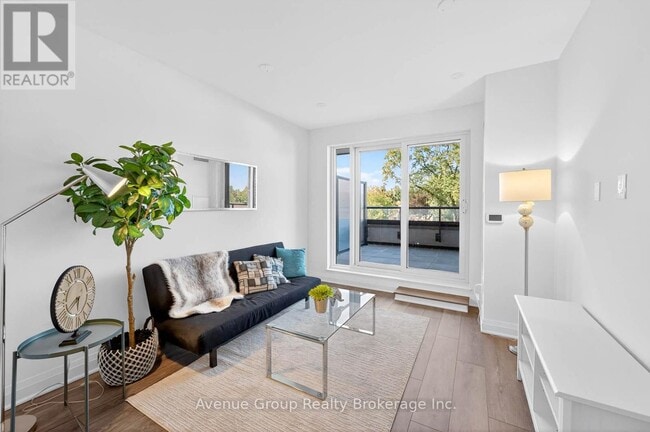 Photo du bâtiment - 700 Sheppard Ave W