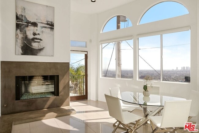 Building Photo - 8435 Franklin Ave