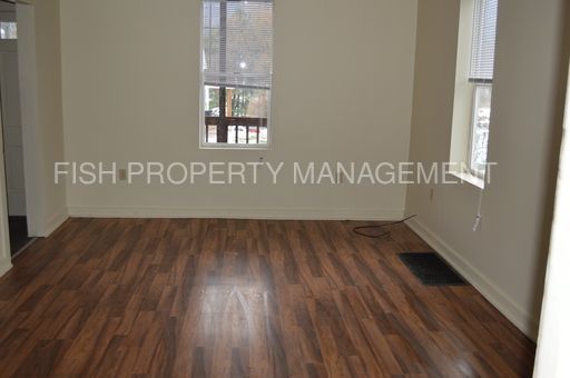 Building Photo - 423 Woods Ave