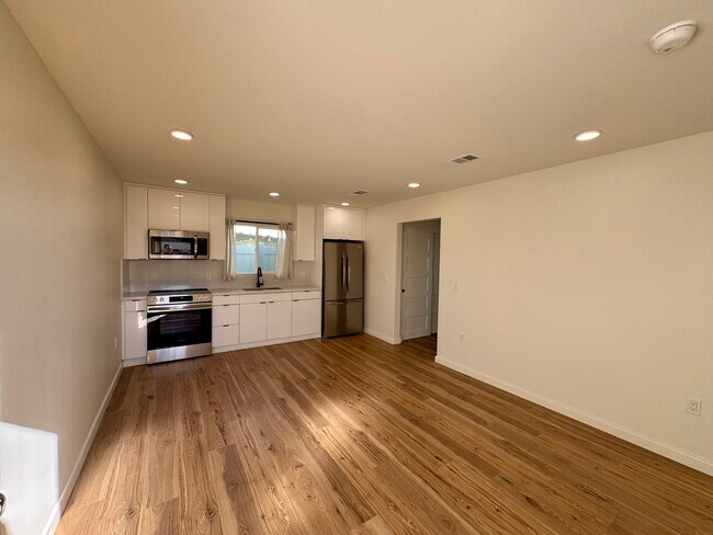 Foto del edificio - 1806 Kearney Ave