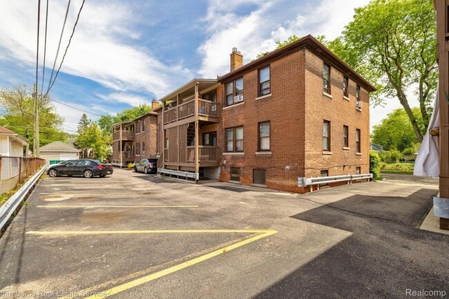Building Photo - 1300 Maryland St