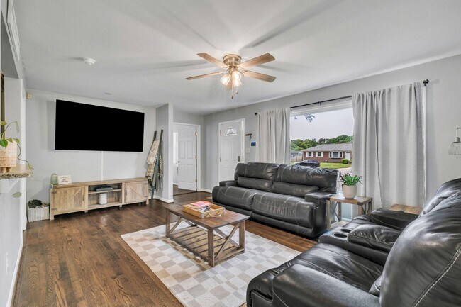 Foto del edificio - Call Sabrina Thomas Office at 757-767-0767 for more information