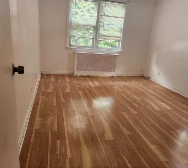 Photo - 68-48 Selfridge St Apartment