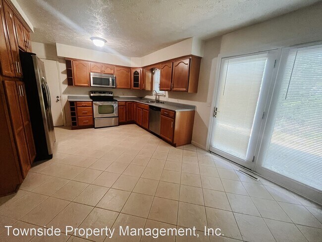 Building Photo - 3 br, 1.5 bath House - 2504 Plymouth St.