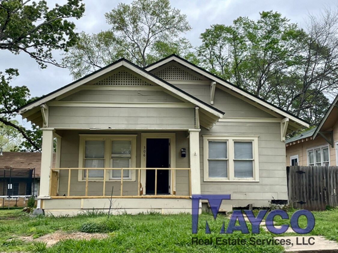 Primary Photo - 3 bedroom 2 bath in Highland for Rent to Own!