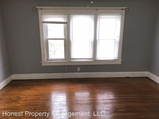 Building Photo - 3 br, 1 bath House - 521 North Rural St.