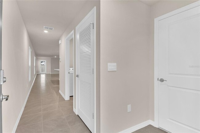 Building Photo - 2872 NE 21st Ct Rd