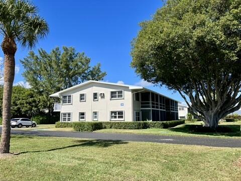 Building Photo - 240 Horizon W