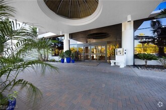 Building Photo - 6825 Grenadier Blvd