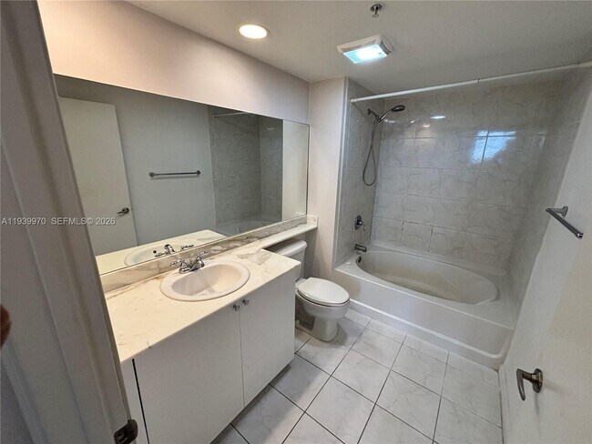 Foto del edificio - 2775 NE 187th St