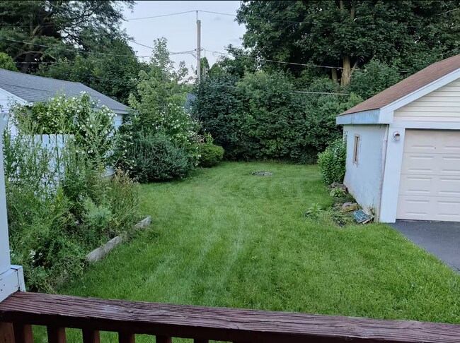 Foto del edificio - 160 Azalea Rd