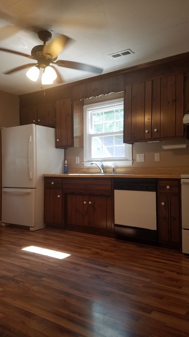 Building Photo - Cape Cod on large corner lot in Frederick ...