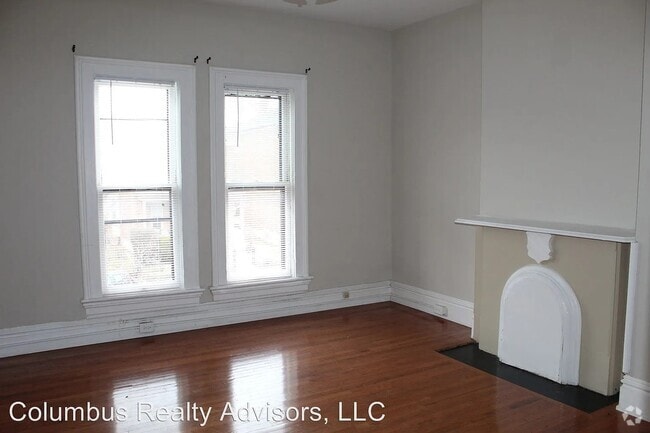 Building Photo - 57 Smith Pl