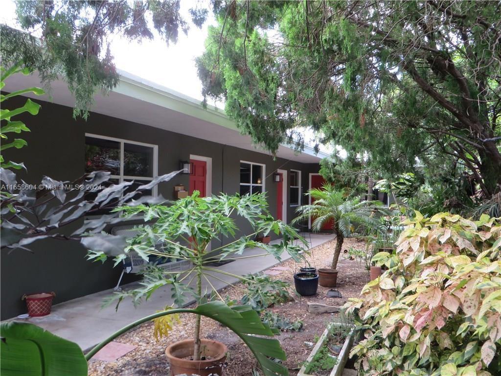 207 NE 16th St Unit 1, Fort Lauderdale, FL 33304 Room for Rent in