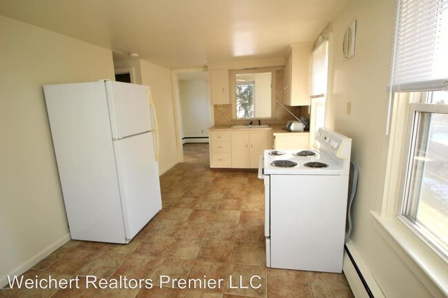 Building Photo - 1 br, 2 bath House - 209 N. Washington Street