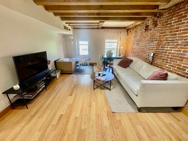 Primary Photo - 100 Fulton St