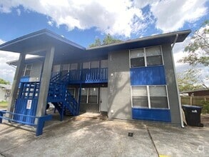 Building Photo - 3043 Martin St