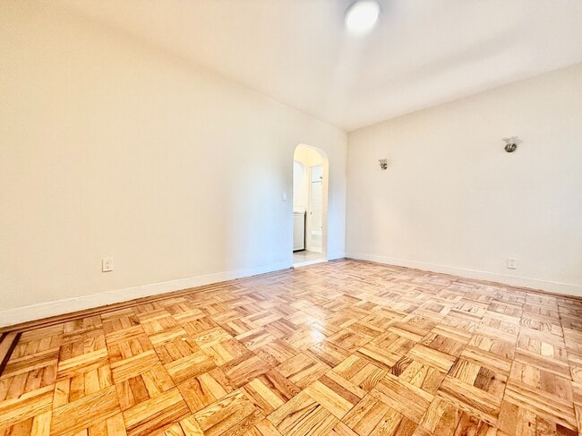 Foto del edificio - 2978 E 196th St