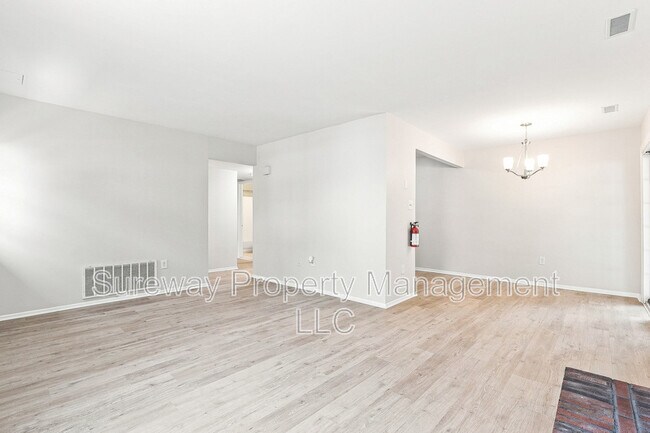 Building Photo - 106 Willow Turn